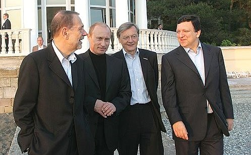 With President of the European Commission Jose Manuel Barroso (far right), Federal Chancellor of Austria Wolfgang Schuessel and High Representative for the Common Foreign and Security Policy Javier Solana (left).