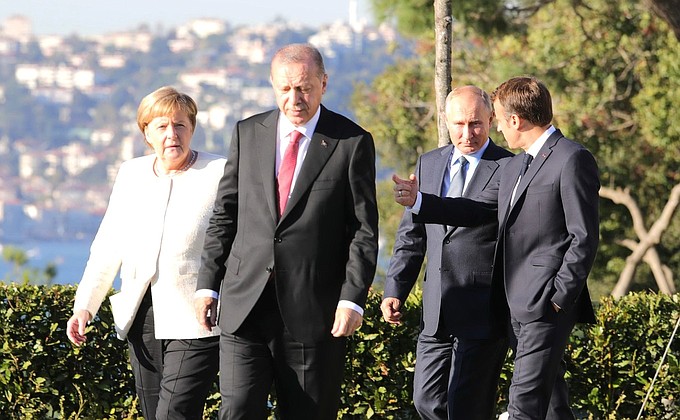Before the meeting of the leaders of Russia, Turkey, Germany and France. From left: Federal Chancellor of Germany Angela Merkel, President of Turkey Recep Tayyip Erdogan, Vladimir Putin and President of France Emmanuel Macron.