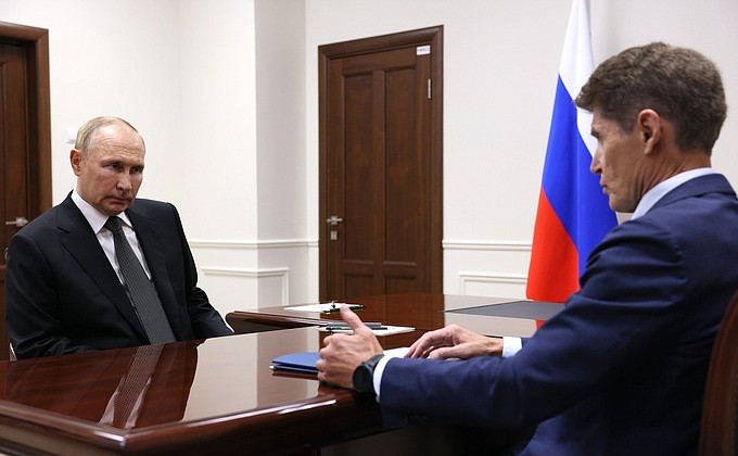 С губернатором Приморского края Олегом Кожемяко.