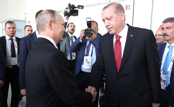 С Президентом Турции Реджепом Тайипом Эрдоганом по окончании саммита «Группы двадцати».