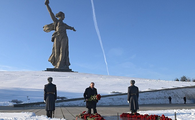 During the visit to the Stalingrad Battle State Historical Memorial Museum on Mamayev Kurgan, Vladimir Putin laid flowers at the grave of Marshal of the Soviet Union Vasily Chuikov.