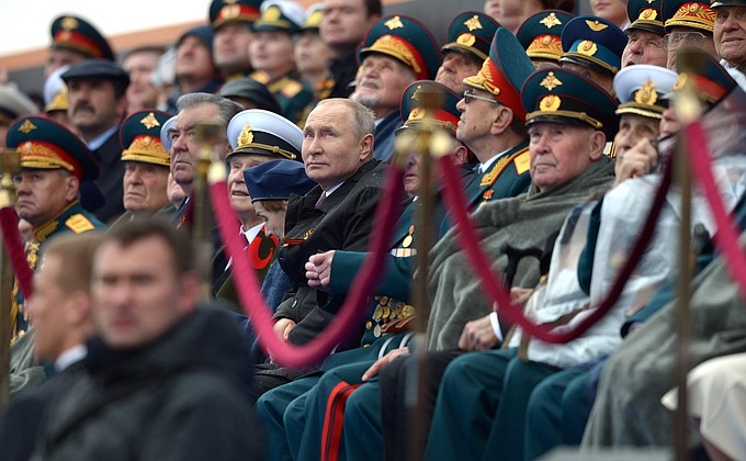 На военном параде в ознаменование 76-й годовщины Победы в Великой Отечественной войне 1941–1945 годов.