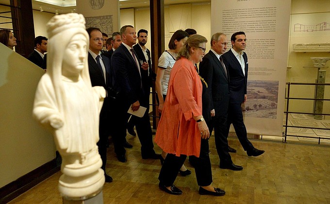 Во время посещения Музея византийского и христианского искусства Афин.