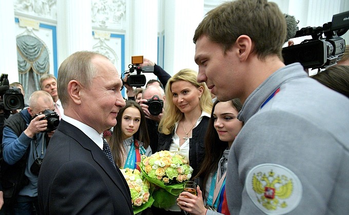 С серебряным призёром Игр по фигурному катанию на коньках Дмитрием Соловьёвым.