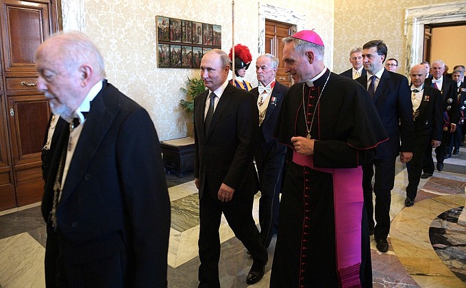 Before the meeting with Pope Francis.