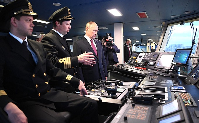 Во время осмотра систем управления ледокола «Виктор Черномырдин».