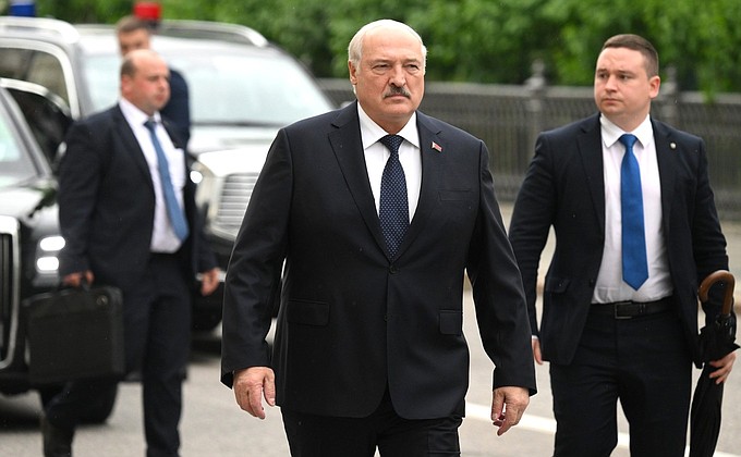 Президент Белоруссии Александр Лукашенко прибыл в Большой Кремлёвский дворец для участия в заседании ВЕЭС.