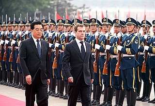 Официальная церемония встречи. С Председателем Китайской Народной Республики Ху Цзиньтао.