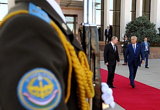 Перед отлётом из Ташкента. С Президентом Узбекистана Исламом Каримовым.