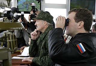 Заключительный этап оперативно-стратегических учений «Запад-2009». С Президентом Белоруссии Александром Лукашенко.