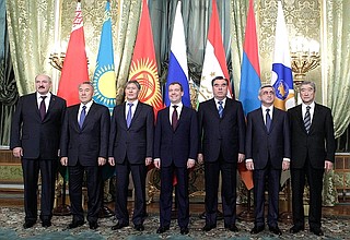 Участники заседания Межгосударственного совета ЕврАзЭС.