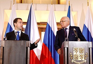 Пресс-конференция по итогам российско-чешских переговоров. С Президентом Чехии Вацлавом Клаусом.
