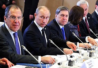 На пленарном заседании встречи на высшем уровне Россия – Евросоюз.