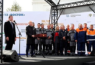 During the ceremony for opening the northern section of the Moscow High-Speed Diametre, sections of the Vostok M-12 motorway and the southern bypass of Arzamas.