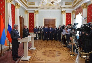Пресс-конференция по итогам переговоров с Президентом Армении Сержем Саргсяном.