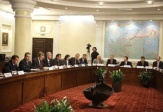 Расширенное заседание президиума Государственного совета по вопросу повышения энергоэффективности российской экономики.