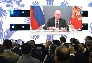 Во время торжественной церемонии по случаю завоза ядерного топлива российского производства на энергоблок № 1 турецкой АЭС «Аккую».