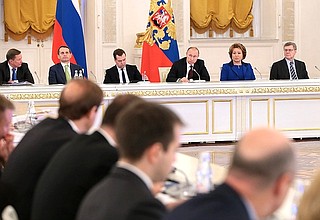 На совместном заседании Государственного совета и Комиссии при Президенте по мониторингу достижения целевых показателей социально-экономического развития России.
