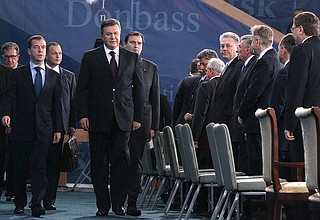 Перед началом заседания Второго российско-украинского межрегионального экономического форума. С Президентом Украины Виктором Януковичем.