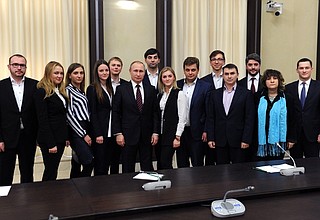 С членами заявочного комитета на проведение в России XIX Всемирного фестиваля молодёжи и студентов.