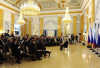 Встреча с руководителями российских промышленных предприятий в рамках XIX Петербургского международного экономического форума.