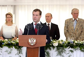 Выступление на государственном приёме по случаю национального праздника – Дня России.