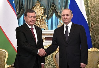 Официальная церемония встречи с Президентом Узбекистана Шавкатом Мирзиёевым.