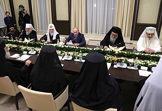 Meeting with the heads of delegations of the local Orthodox churches.