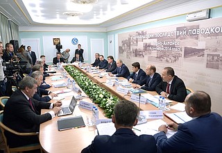 Совещание по вопросу ликвидации последствий паводковой ситуации в регионах Российской Федерации.