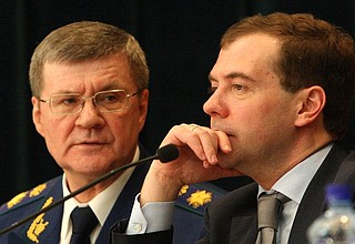 С Генеральным прокурором Юрием Чайкой на расширенном заседании коллегии Генеральной прокуратуры России.