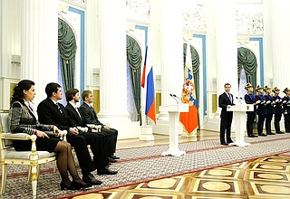 Церемония вручения премий Президента Российской Федерации в области науки и инноваций для молодых учёных за 2009 год.