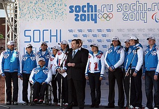 Церемония встречи Олимпийского и Паралимпийского флагов.