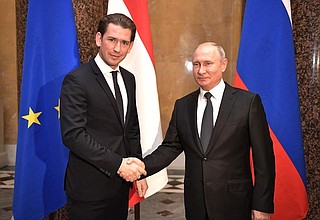 С Федеральным канцлером Австрии Себастианом Курцем.