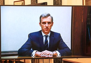 Указом Президента Василий Анохин назначен временно исполняющим обязанности губернатора Смоленской области (встреча в режиме видеоконференции).
