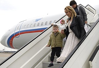 При содействии Марии Львовой-Беловой из ДНР в Россию приехали дети-сироты для устройства в российские семьи.