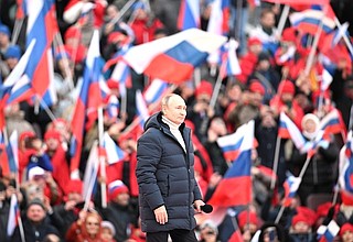 Владимир Путин посетил концерт, посвящённый восьмой годовщине воссоединения Крыма с Россией, который состоялся в московском спорткомплексе «Лужники».