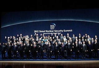 Участники саммита по ядерной безопасности.