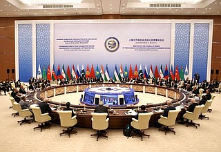 Визит в Узбекистан. Саммит Шанхайской организации сотрудничества
