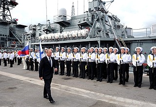 Во время посещения большого противолодочного корабля «Вице-адмирал Кулаков».
