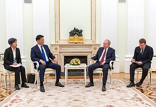 Talks with President of Mongolia Ukhnaagiin Khurelsukh.