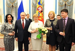 С участниками церемонии вручения медалей «Герой Труда Российской Федерации».