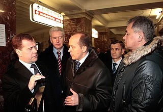 At the Okhotny Ryad metro station. Left to right: Dmitry Medvedev, Moscow Mayor Sergei Sobyanin, Federal Security Service Director Alexander Bortnikov, Interior Minister Rashid Nurgaliyev and Civil Defence, Emergencies and Disaster Relief Minister Sergei Shoigu.