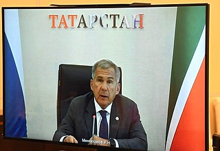 Рабочая встреча с президентом Татарстана Рустамом Миннихановым (в режиме видеоконференции).
