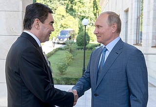 Before the meeting with President of Turkmenistan Gurbanguly Berdimuhamedov.