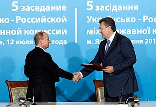 A package of documents was signed following the Russian-Ukrainian Interstate Commission’s meeting. With President of Ukraine Viktor Yanukovych.