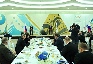 Завтрак от имени Международного олимпийского комитета в честь Оргкомитета «Сочи-2014».