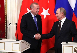 Vladimir Putin and Recep Tayyip Erdogan giving statements to the press after Russian-Turkish talks.