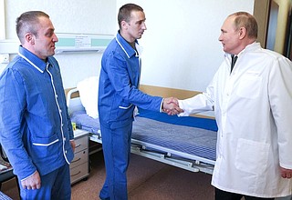 Visiting the Mandryk Central Military Clinical Hospital.