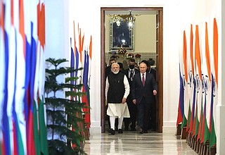 С Премьер-министром Индии Нарендрой Моди перед началом российско-индийских переговоров.