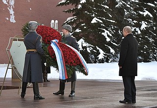Wreath-laying ceremony at the Tomb of the Unknown Soldier.